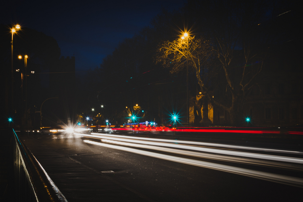 夜晚路灯