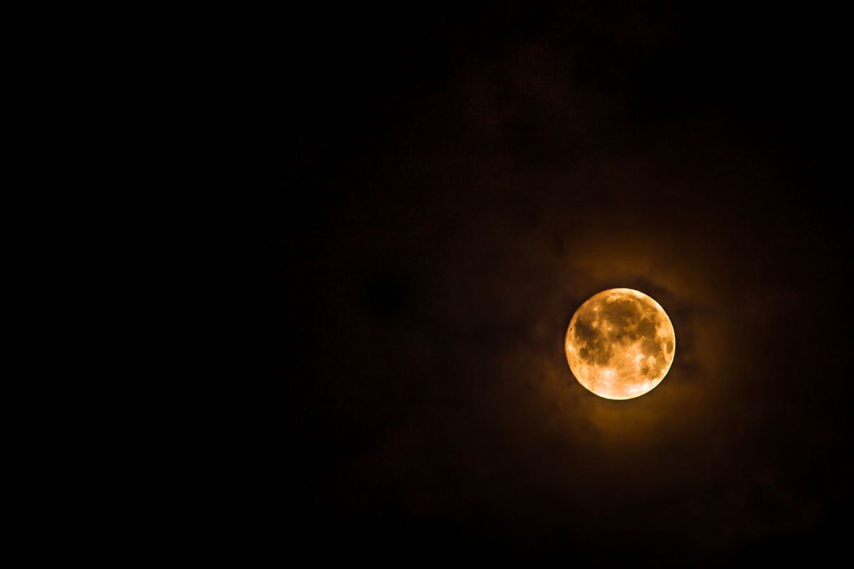 晚上月亮图片免费下载_晚上月亮素材_万素网