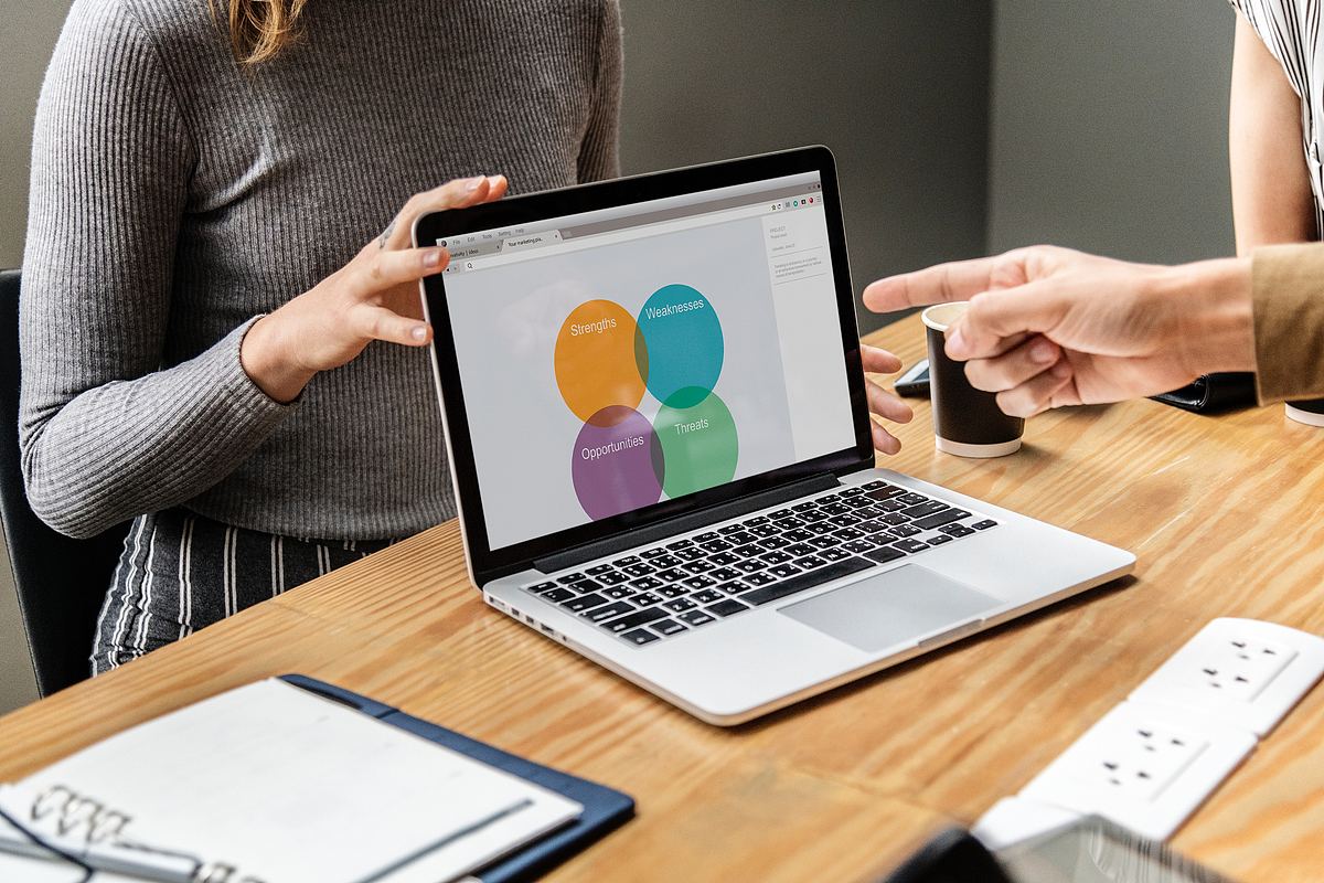 手提电脑,键盘及桌面高清