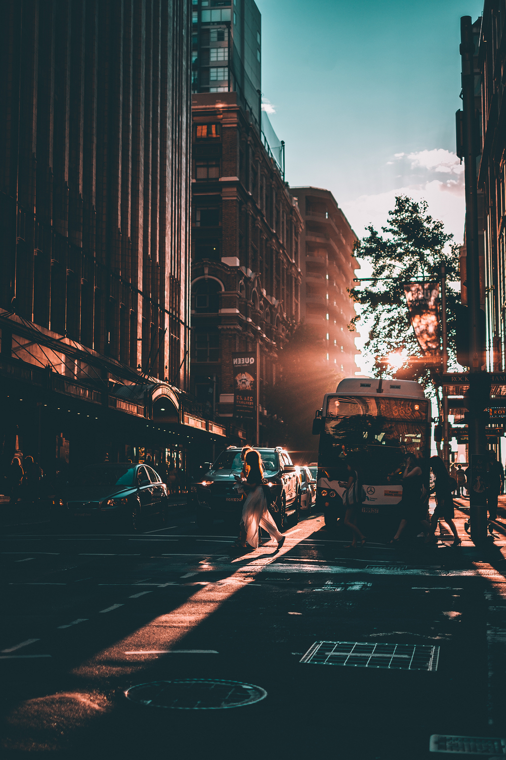 高层建筑中行人与车辆过街行人