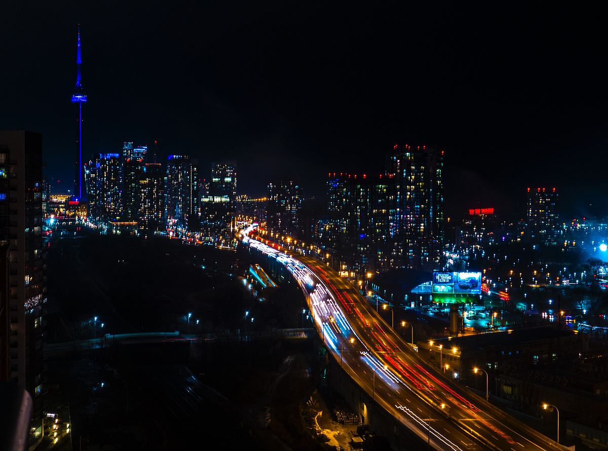 夜空下的城市图片