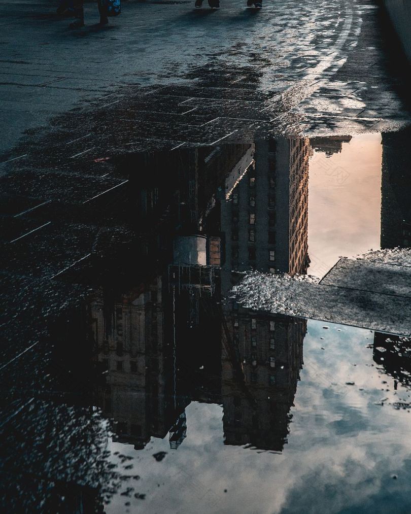 水坑雨水街道及人行道