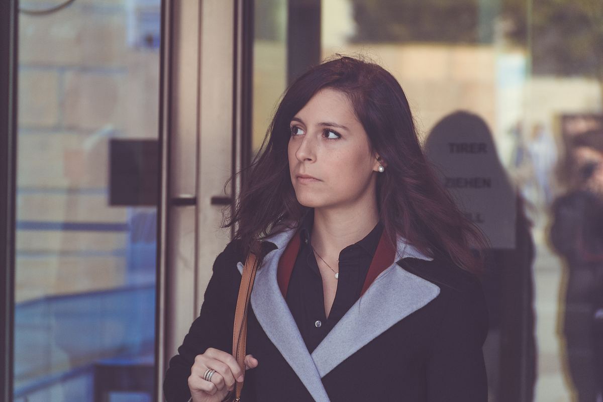 在卢森堡的意大利女孩