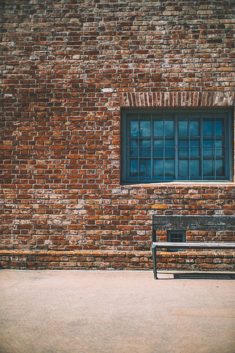 建筑物墙壁窗户和工作台