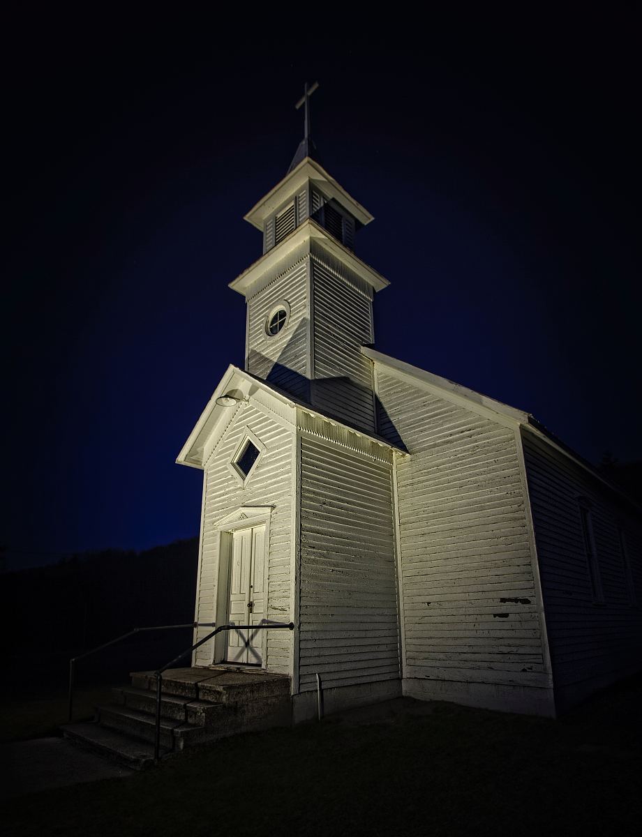 黑暗中的教堂