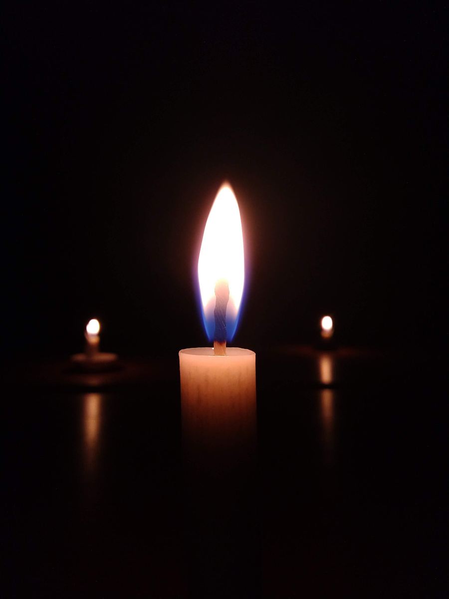 纪念蜡烛逝去图片