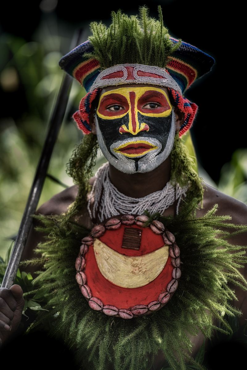 非洲脸部彩绘土著图片